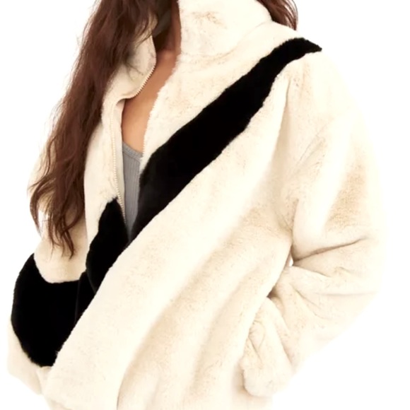 Nike Swoosh Jacket NWT - Picture 2 of 7